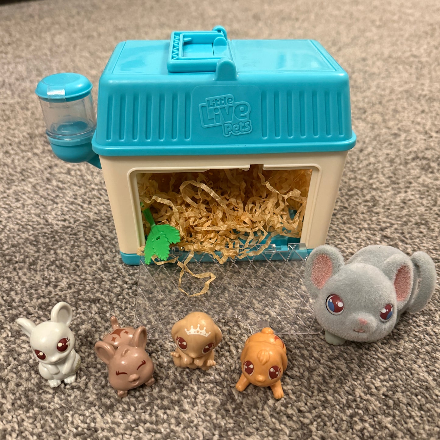 SOLD Little Live Pets Mama Surprise Minis playset